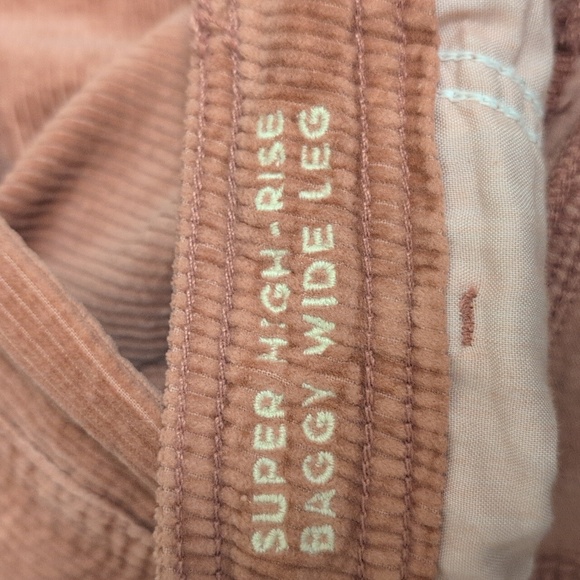 American eagle AE super high rise baggy wide leg size 6 reg pink corduroy pants - Picture 6 of 11